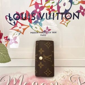 Louis Vuitton 4 key holder